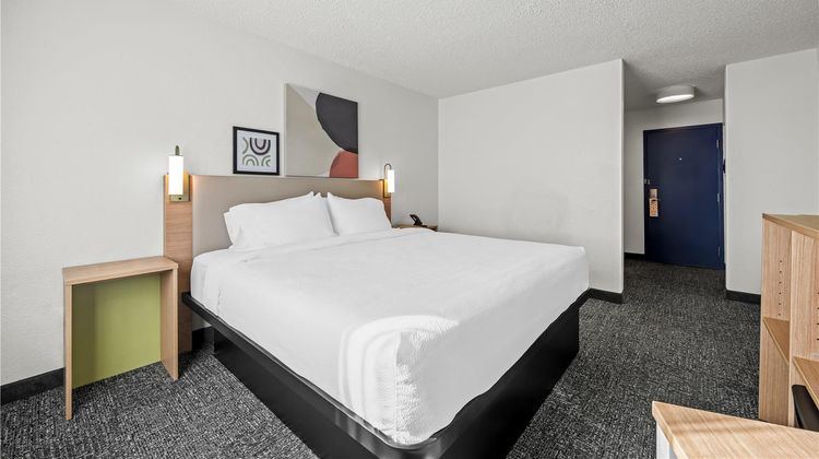 Spark by Hilton Cleveland Beachwood Room