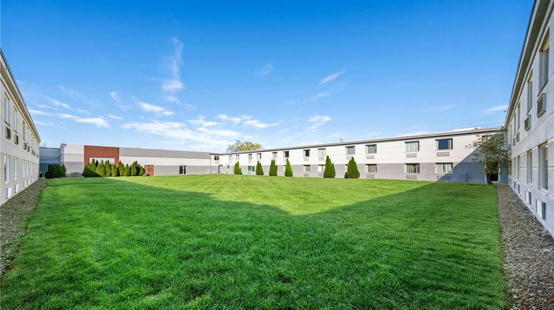 <b>Spark by Hilton Cleveland Beachwood Exterior</b>. Images powered by <a href="https://iceportal.shijigroup.com/" title="IcePortal" target="_blank">IcePortal</a>.