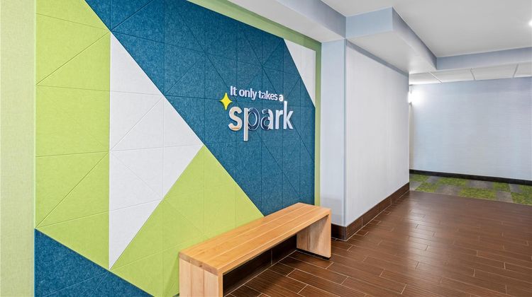 Spark by Hilton Cleveland Beachwood Lobby