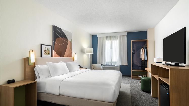 Spark by Hilton Cleveland Beachwood Room