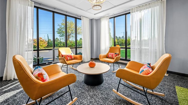 Spark by Hilton Cleveland Beachwood Lobby