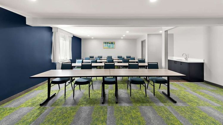 Spark by Hilton Norfolk Meeting