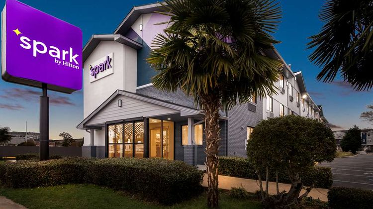 Spark by Hilton Norfolk Exterior