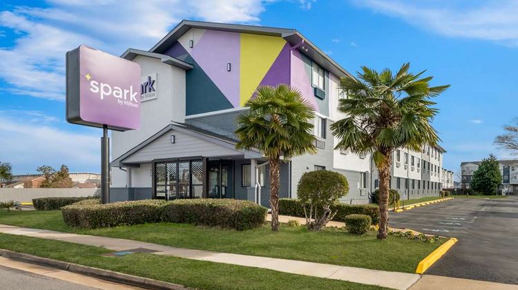 Spark by Hilton Norfolk Exterior