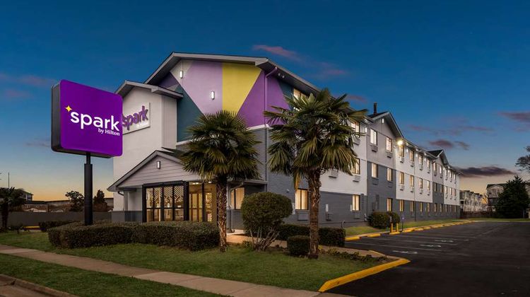 Spark by Hilton Norfolk Exterior