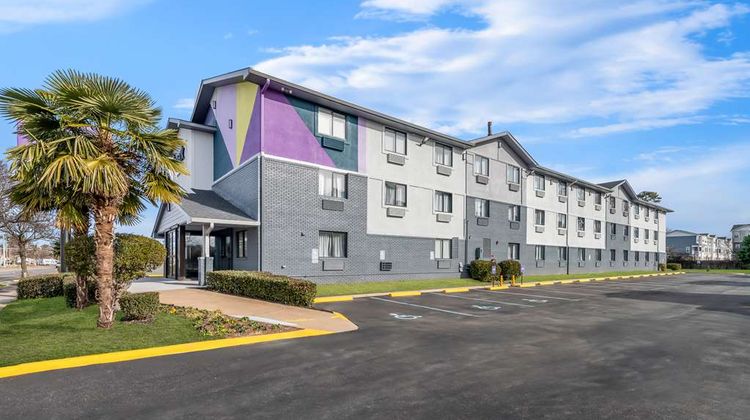 Spark by Hilton Norfolk Exterior