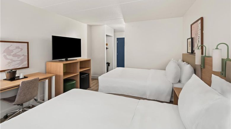 <b>Spark by Hilton Waldorf Room</b>. Images powered by <a href="https://iceportal.shijigroup.com/" title="IcePortal" target="_blank">IcePortal</a>.