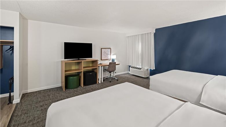 <b>Spark by Hilton Waldorf Room</b>. Images powered by <a href="https://iceportal.shijigroup.com/" title="IcePortal" target="_blank">IcePortal</a>.