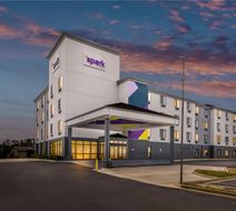 Comfort Suites Exterior