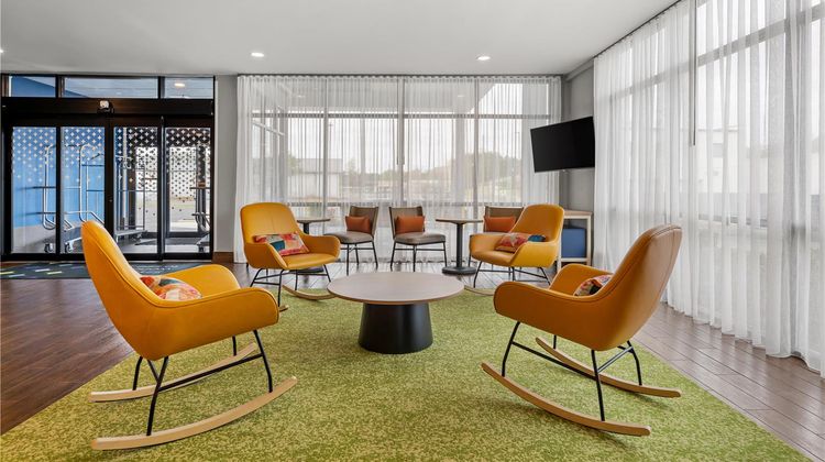 Comfort Suites Lobby