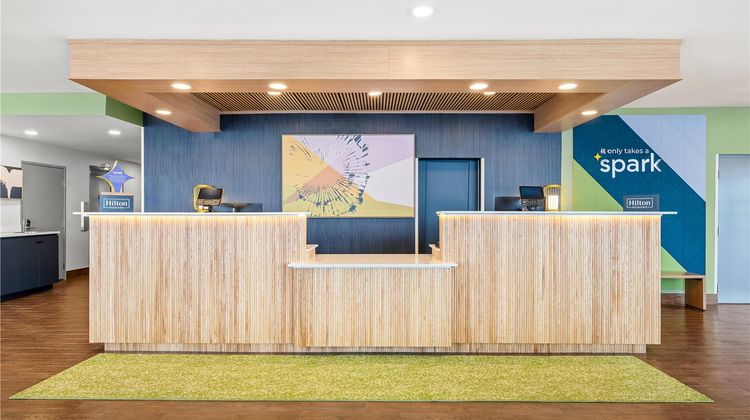 Comfort Suites Lobby