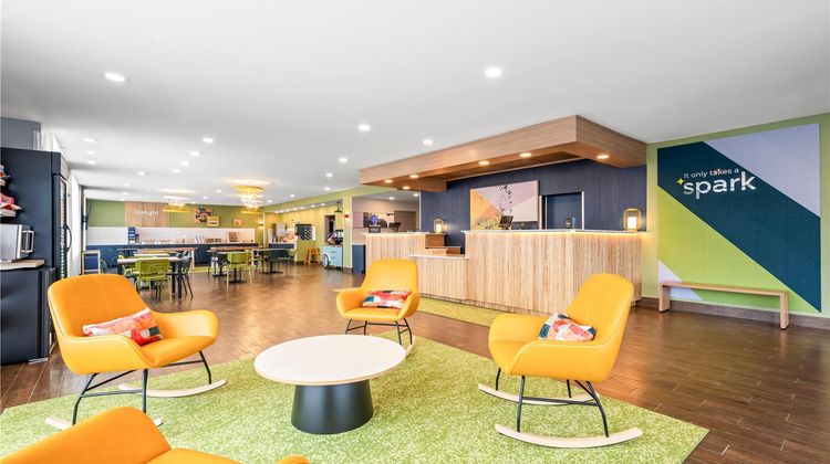 Comfort Suites Lobby