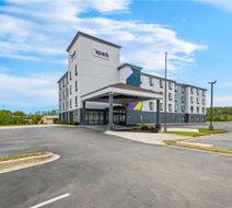 Comfort Suites Exterior