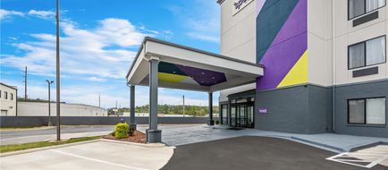 Comfort Suites Exterior