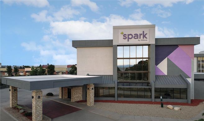 Spark by Hilton Denver East I 70 Exterior