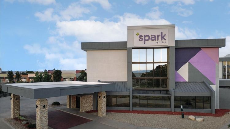 Spark by Hilton Denver East I 70 Exterior