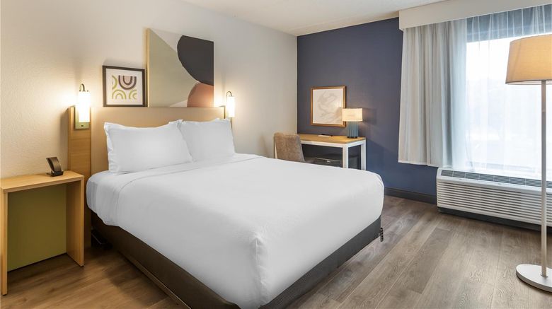 <b>Spark by Hilton Atlanta Airport South Co Room</b>. Images powered by <a href="https://iceportal.shijigroup.com/" title="IcePortal" target="_blank">IcePortal</a>.