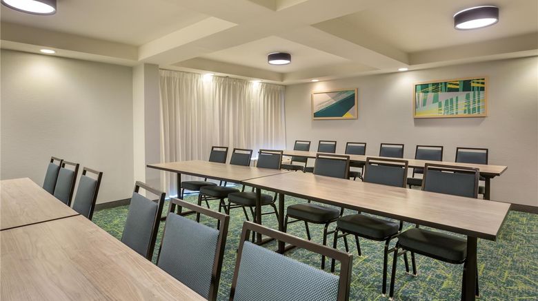 <b>Spark by Hilton Atlanta Airport South Co Meeting</b>. Images powered by <a href="https://iceportal.shijigroup.com/" title="IcePortal" target="_blank">IcePortal</a>.
