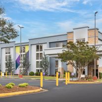 Spark by Hilton Atlanta Airport South Co