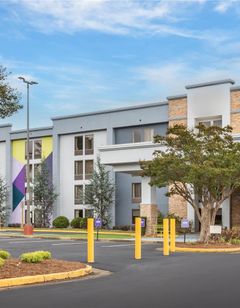 Spark by Hilton Atlanta Airport South Co