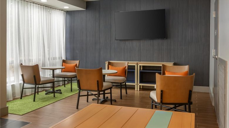 <b>Spark by Hilton Atlanta Airport South Co Lobby</b>. Images powered by <a href="https://iceportal.shijigroup.com/" title="IcePortal" target="_blank">IcePortal</a>.