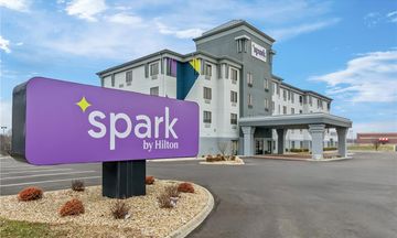 Spark by Hilton Cincinnati Fairfield