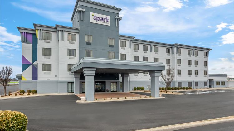 Spark by Hilton Cincinnati Fairfield Exterior