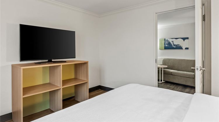 Spark by Hilton Cincinnati Fairfield Room