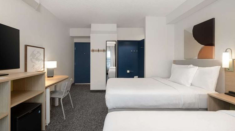Spark by Hilton Bentonville Room