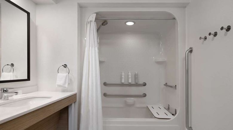 <b>Spark by Hilton Bentonville Room</b>. Images powered by <a href="https://iceportal.shijigroup.com/" title="IcePortal" target="_blank">IcePortal</a>.