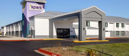 Spark by Hilton Bentonville Exterior