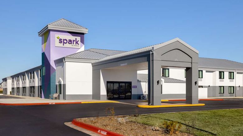 <b>Spark by Hilton Bentonville Exterior</b>. Images powered by <a href="https://iceportal.shijigroup.com/" title="IcePortal" target="_blank">IcePortal</a>.