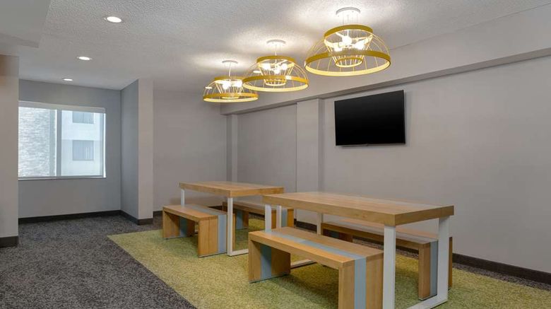 <b>Spark by Hilton Bentonville Lobby</b>. Images powered by <a href="https://iceportal.shijigroup.com/" title="IcePortal" target="_blank">IcePortal</a>.