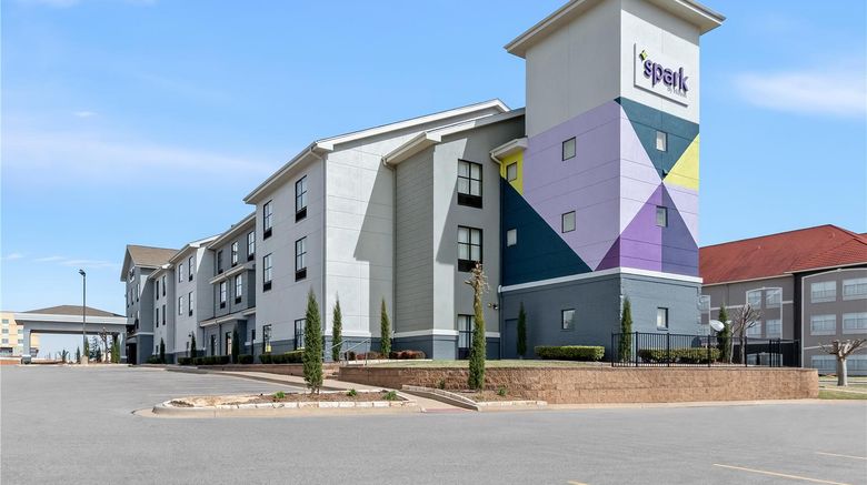 <b>Spark by Hilton Shawnee Exterior</b>. Images powered by <a href="https://iceportal.shijigroup.com/" title="IcePortal" target="_blank">IcePortal</a>.