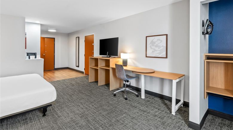 <b>Spark by Hilton Shawnee Room</b>. Images powered by <a href="https://iceportal.shijigroup.com/" title="IcePortal" target="_blank">IcePortal</a>.