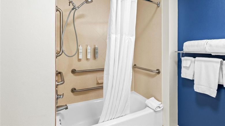 <b>Spark by Hilton Shawnee Room</b>. Images powered by <a href="https://iceportal.shijigroup.com/" title="IcePortal" target="_blank">IcePortal</a>.