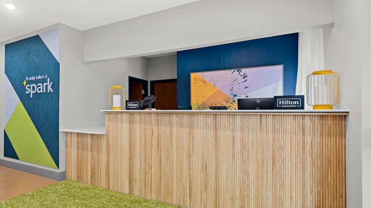 Spark by Hilton Moline Quad Cities Lobby
