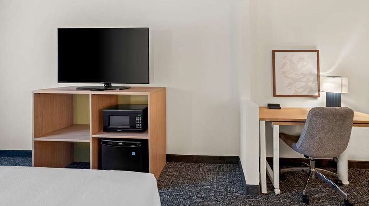 Spark by Hilton Moline Quad Cities Room