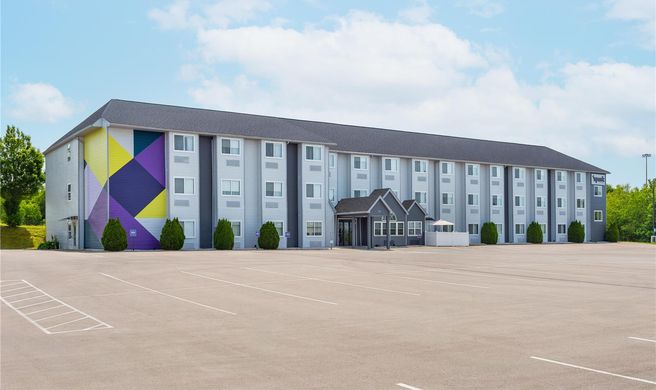 Sleep Inn & Suites Clarion Exterior
