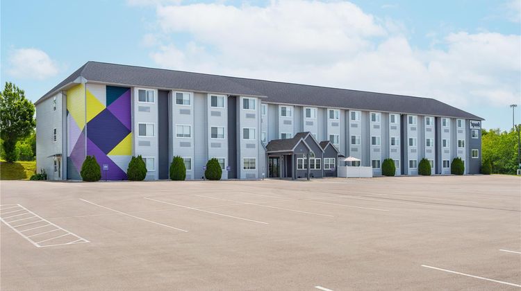 Sleep Inn & Suites Clarion Exterior