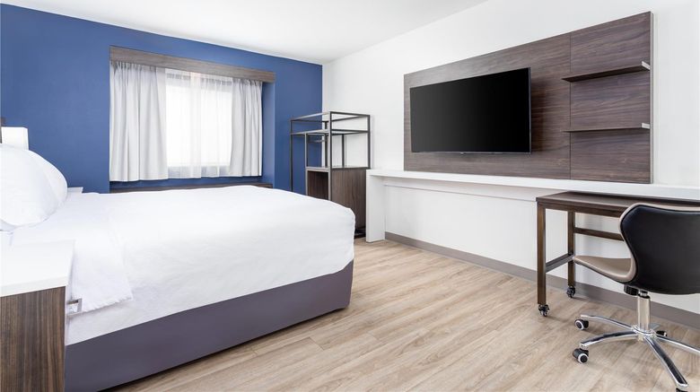 <b>Sleep Inn & Suites Clarion Room</b>. Images powered by <a href="https://iceportal.shijigroup.com/" title="IcePortal" target="_blank">IcePortal</a>.