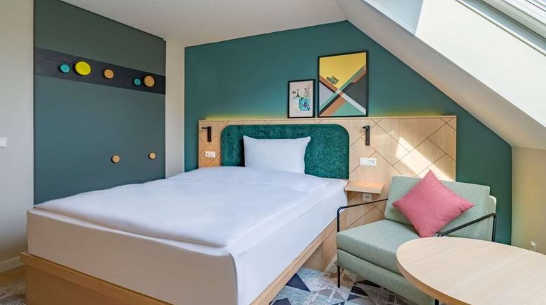 <b>Spark by Hilton Stuttgart Sindelfingen Room</b>. Images powered by <a href="https://iceportal.shijigroup.com/" title="IcePortal" target="_blank">IcePortal</a>.