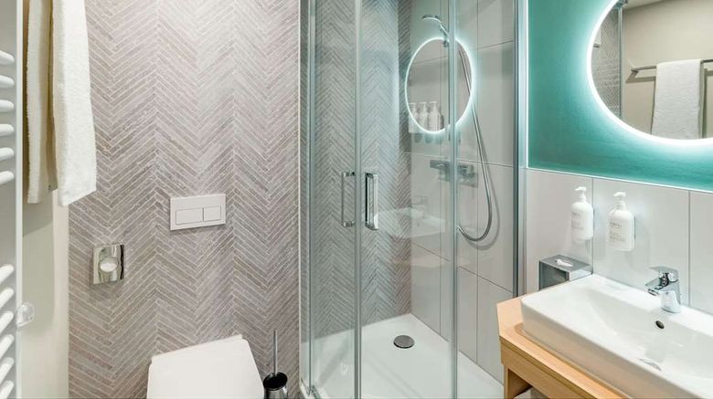 <b>Spark by Hilton Stuttgart Sindelfingen Room</b>. Images powered by <a href="https://iceportal.shijigroup.com/" title="IcePortal" target="_blank">IcePortal</a>.