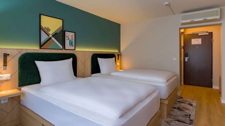 <b>Spark by Hilton Stuttgart Sindelfingen Room</b>. Images powered by <a href="https://iceportal.shijigroup.com/" title="IcePortal" target="_blank">IcePortal</a>.