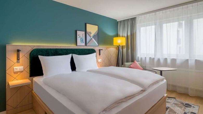 <b>Spark by Hilton Stuttgart Sindelfingen Room</b>. Images powered by <a href="https://iceportal.shijigroup.com/" title="IcePortal" target="_blank">IcePortal</a>.