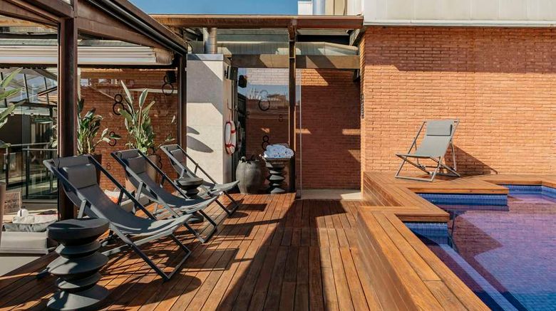 <b>Hotel Granados 83 Pool</b>. Images powered by <a href="https://iceportal.shijigroup.com/" title="IcePortal" target="_blank">IcePortal</a>.