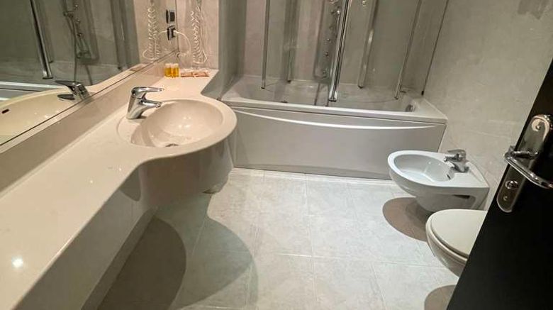 <b>Sure Hotel by Best Western Turin City Room</b>. Images powered by <a href="https://iceportal.shijigroup.com/" title="IcePortal" target="_blank">IcePortal</a>.