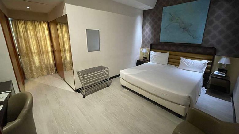 <b>Sure Hotel by Best Western Turin City Room</b>. Images powered by <a href="https://iceportal.shijigroup.com/" title="IcePortal" target="_blank">IcePortal</a>.
