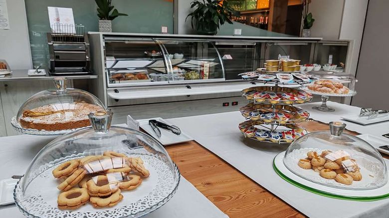 <b>Sure Hotel by Best Western Turin City Restaurant</b>. Images powered by <a href="https://iceportal.shijigroup.com/" title="IcePortal" target="_blank">IcePortal</a>.