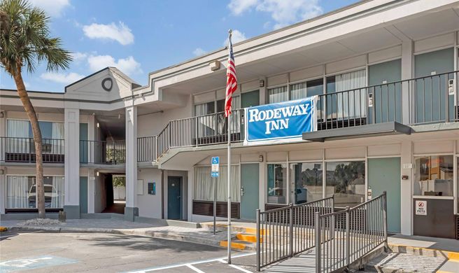 Rodeway Inn Exterior